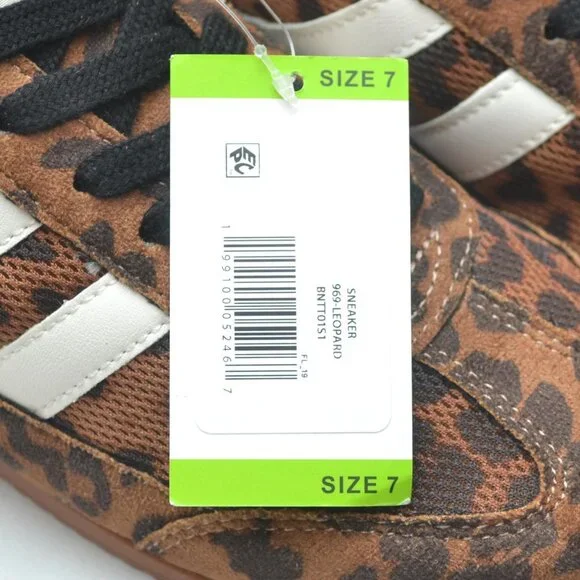 Steve Madden Women's Retro-Inspired Suede Sneaker BNWT - Picture 6 of 8